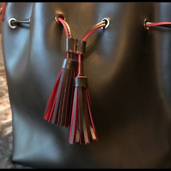 Steve Madden bucket purse. - Picture 2 of 3